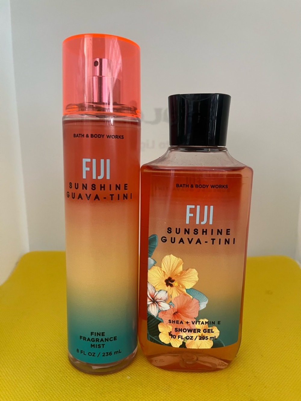 Bath & Body Works Fiji Sunshine Guava-Tini Fragrance Mist 8 fl oz & Body Wash